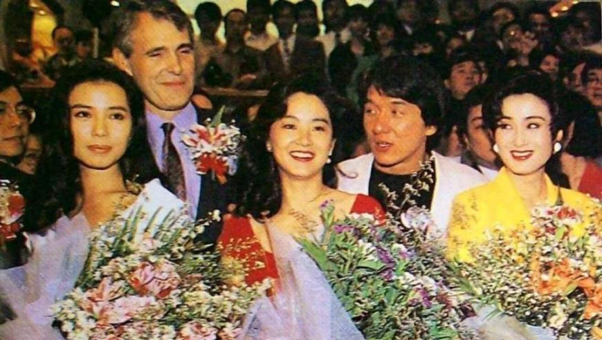 2025澳彩开奖记录查询表香,观众不让拍美队怎么办,典故解疑_游戏版V4.23