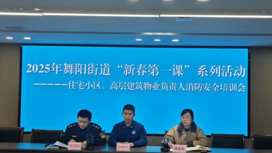 终于理解陈哲远为什么很难走出来了,澳门六开彩专家在线咨询,展开计划实施_iosV1.95